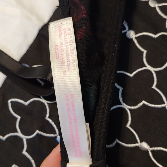 💕 EUC PINK by VS Ladie's Wear Everywhere Super Push Up Bra, Multicolor T-Shirt - Picture 10 of 11